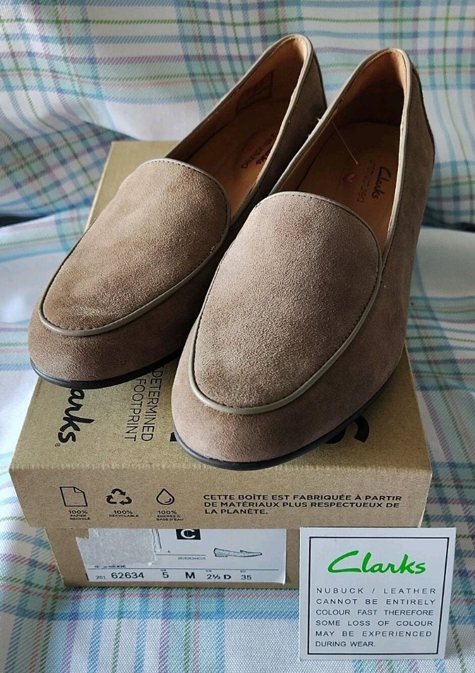NIB Clarks Unstructured Beige Leather Shoes
